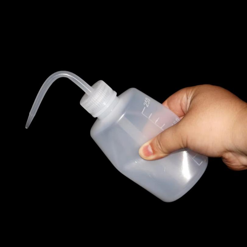 250/500ml Plastic Squeeze Bottle Pot Plants Watering Bottle Sauce Oil Dispenser Diffuser Wash Clean Bottle