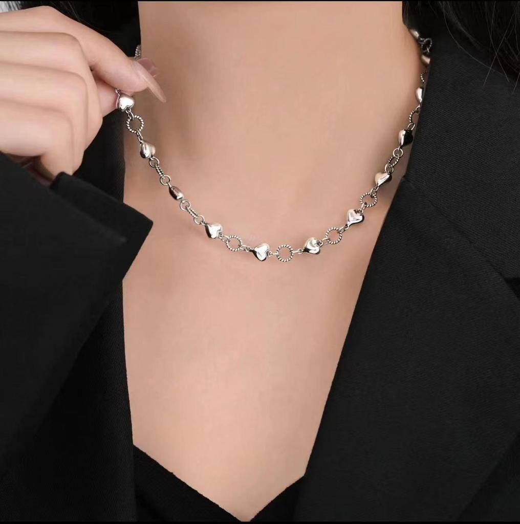 Su Chuang S925 Sterling Silver Retro Peach Heart Necklace for Women - High-End Sweater Chain in Thai Silver
