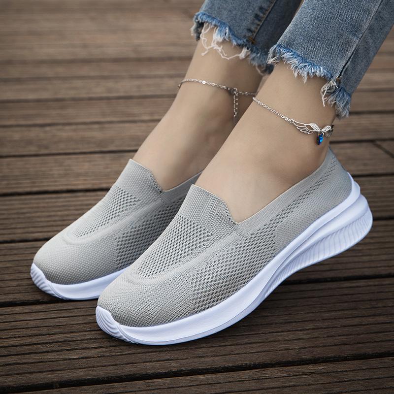 Spring New Breathable Mesh Ultra-light Comfortable Mother Shoes Casual Shoes