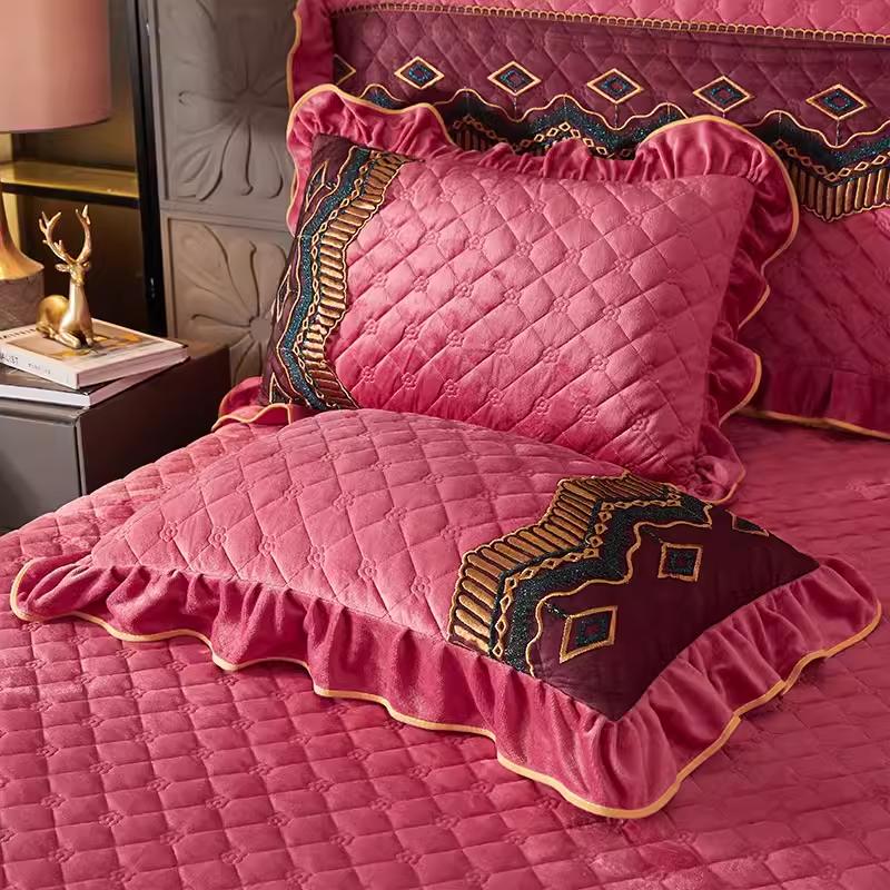 Thick Milk Velvet and Cotton Pillowcase Set Paired with Thick Velvet and Quick Heating Cotton Pillowcase for Warmth
