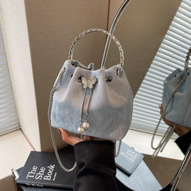 Nischen-Design tragbare kleine Tasche Damen Sommer neue Mode ausländischer Stil Ketten-Umhängetasche Pendler-Beuteltasche