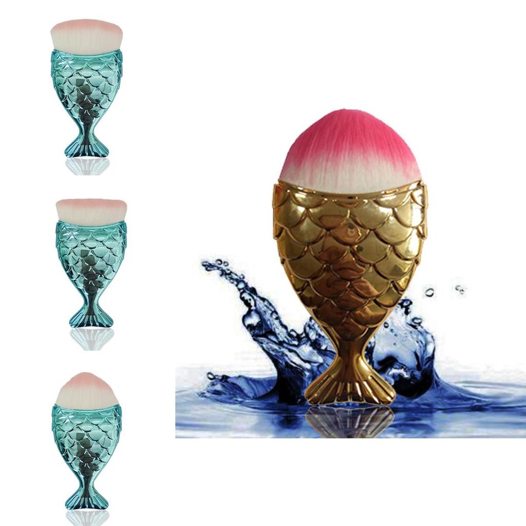 Fish Scale Makeup Brush With Compact Size For Travel And Everyday Beauty Routine