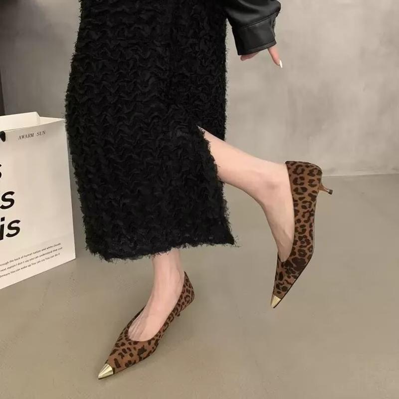 Suede Women Shallow Shoes Sexy Pointed Toe Mid Heels Designer Pumps 2024 Trend Winter Fashion Dress Party New Chaussures Ladies