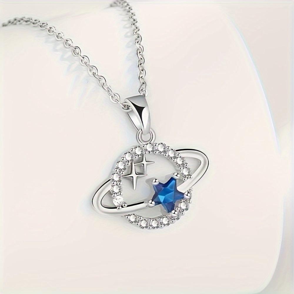 Fashionable and elegant star shaped pendant necklace