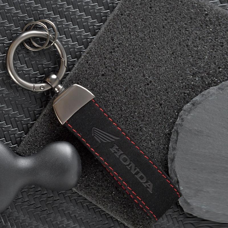 AAAKV1 For Honda CB400 CB650 FCBF CBR25ORR CRF SH3O0 NC75O Metal Leather Motorcycle Keychain Embossing Emblem Keyring Auto Accessories