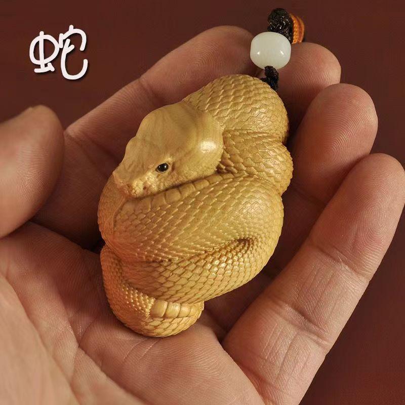 Antique art Size 2.4 Inch Old Chinese boxwood Hand carved vivid snake Figure statue Decoration Netsuke Gift Collection 6CM