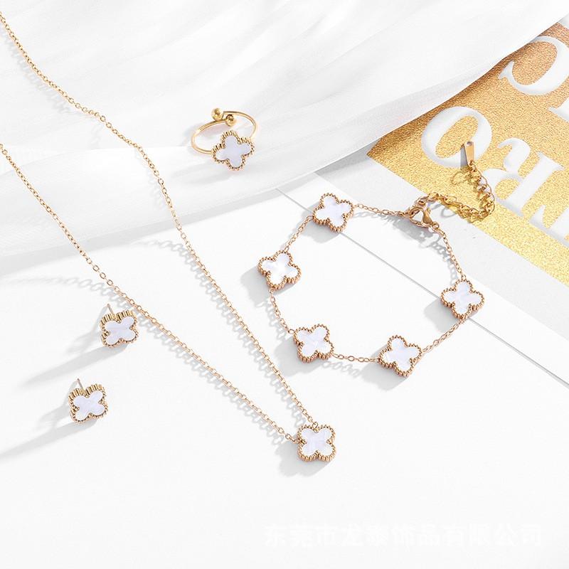 18K Gold Plated Kleeblatt Halsketten-Set Mit Muschel-Anhänger Minimalistischer Damenschmuck Tägliches Tragen