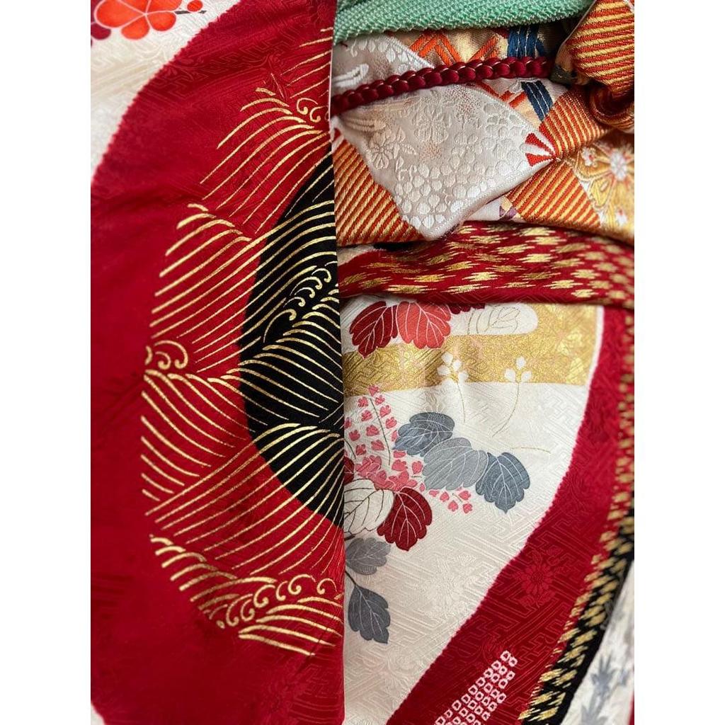 Used Kyoto Yuzen, pure silk, long-sleeved kimono, white background, Oke-shibori, dyeing, phoenix, flowers, gold piece embroidery, gold color