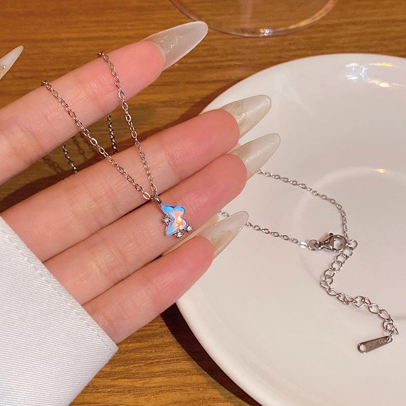 High-end Super Flash Zircon Titanium Steel Necklace Women's Versatile Niche Temperament Silver Collarbone Chain Internet Celebrity New Accessories