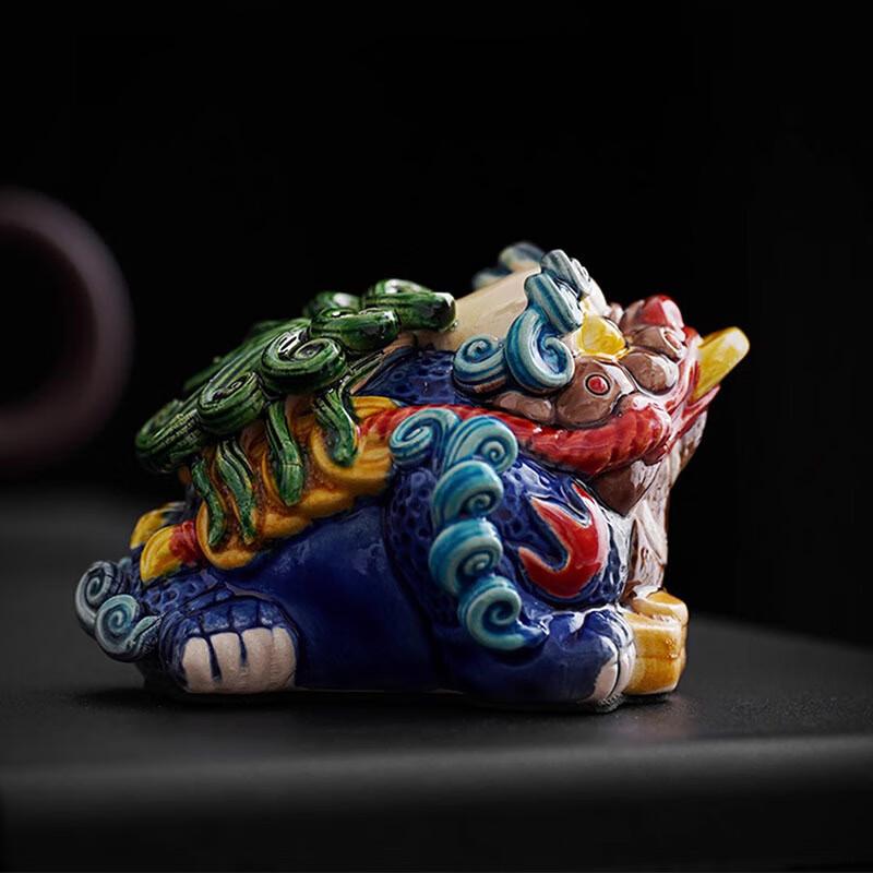 Figurine de crapaud porte-bonheur à trois pattes en poterie cochinchinoise