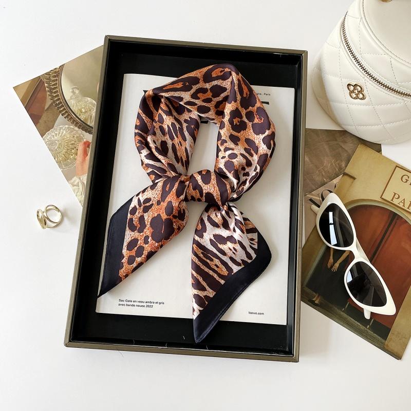 Fashion Square Silk Scarf Classic Leopard Print Hijab UV Protection Sun Shawl Bandana Multi-use Headscarf for Beach Vacation