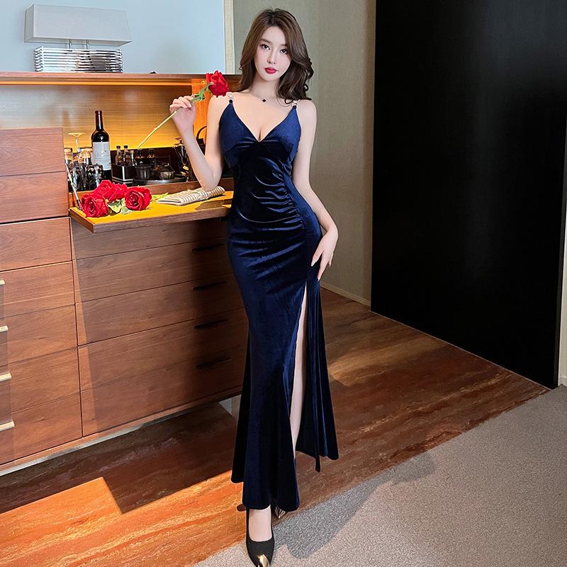Red Velvet Spaghetti Strap Evening Gown - Women's Sexy Formal Dress for Spring & Autumn