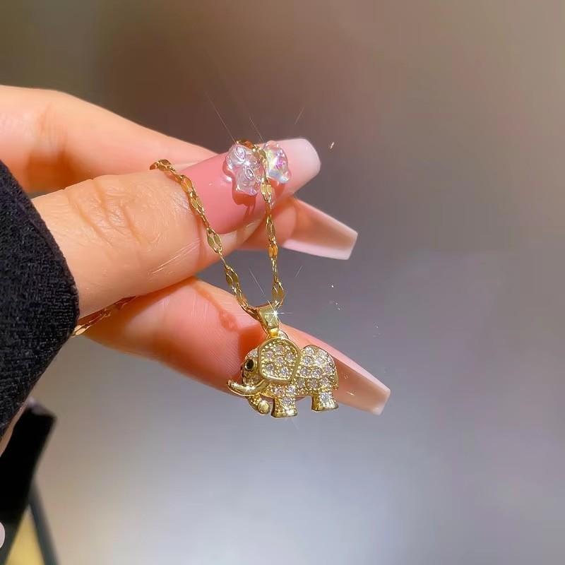 Retro Exquisite Elephant Stainless Steel Necklace Suitable For Summer Travel And Fashionable Zircon