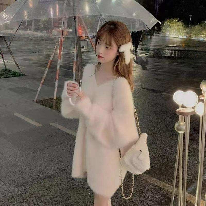 

Імітація норки Фліс М який Восковий Светр Жіночий Осінньо-Зимовий Ледачий Стиль V-подібний Виріз Вільний і Тонкий Середньої Довжини Пуловер One size білий