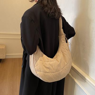 Winter Fashion Bag Women's 2025 New College Style Dumpling Bag Casual Large Capacity Shoulder Messenger Bag