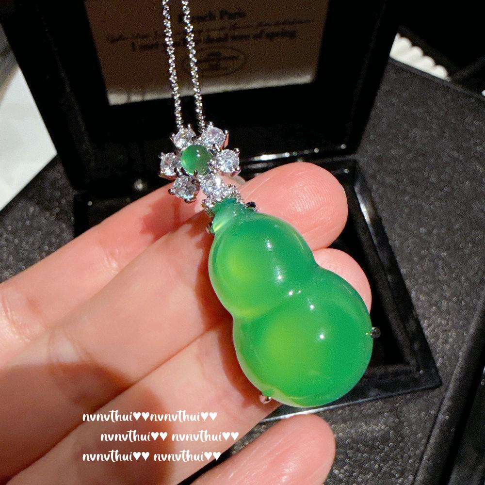 Brazilian Green Chalcedony Agate Gourd Necklace and Earrings Set In New Chinese Style