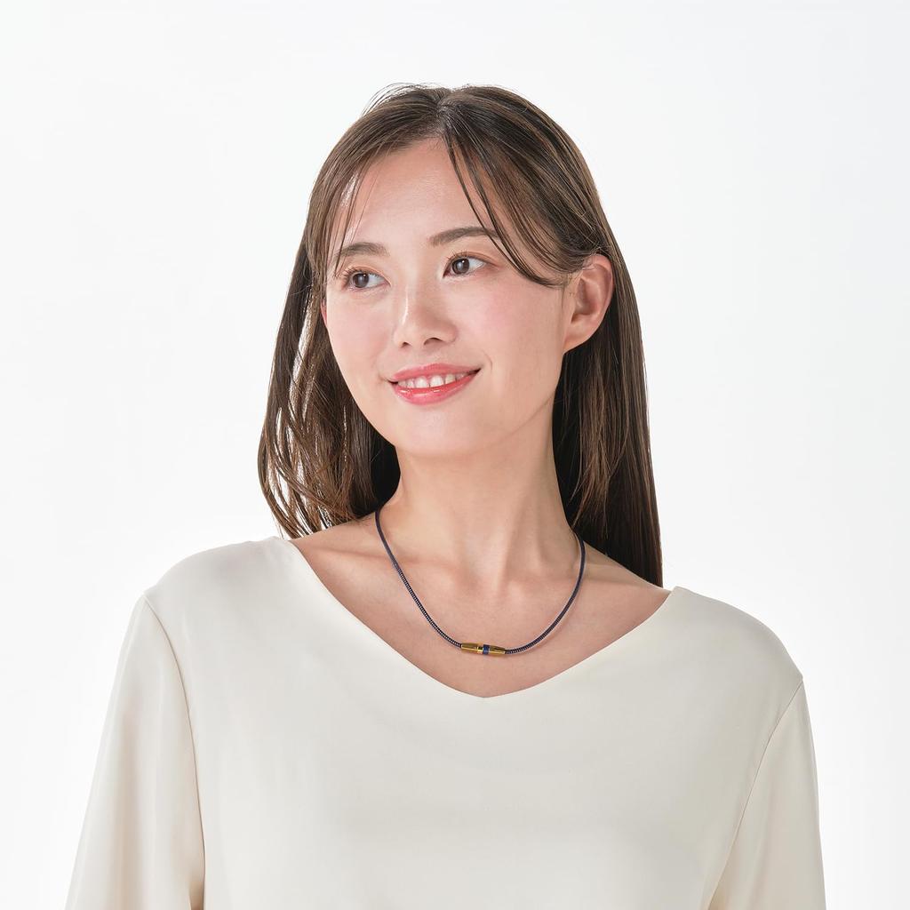 [Phiten] [Amazon.co.jp Exclusive] RAKUWA Necklace High-End III Model with Metax Water-Soluble Metal Technology, Navy/Silver, 45cm