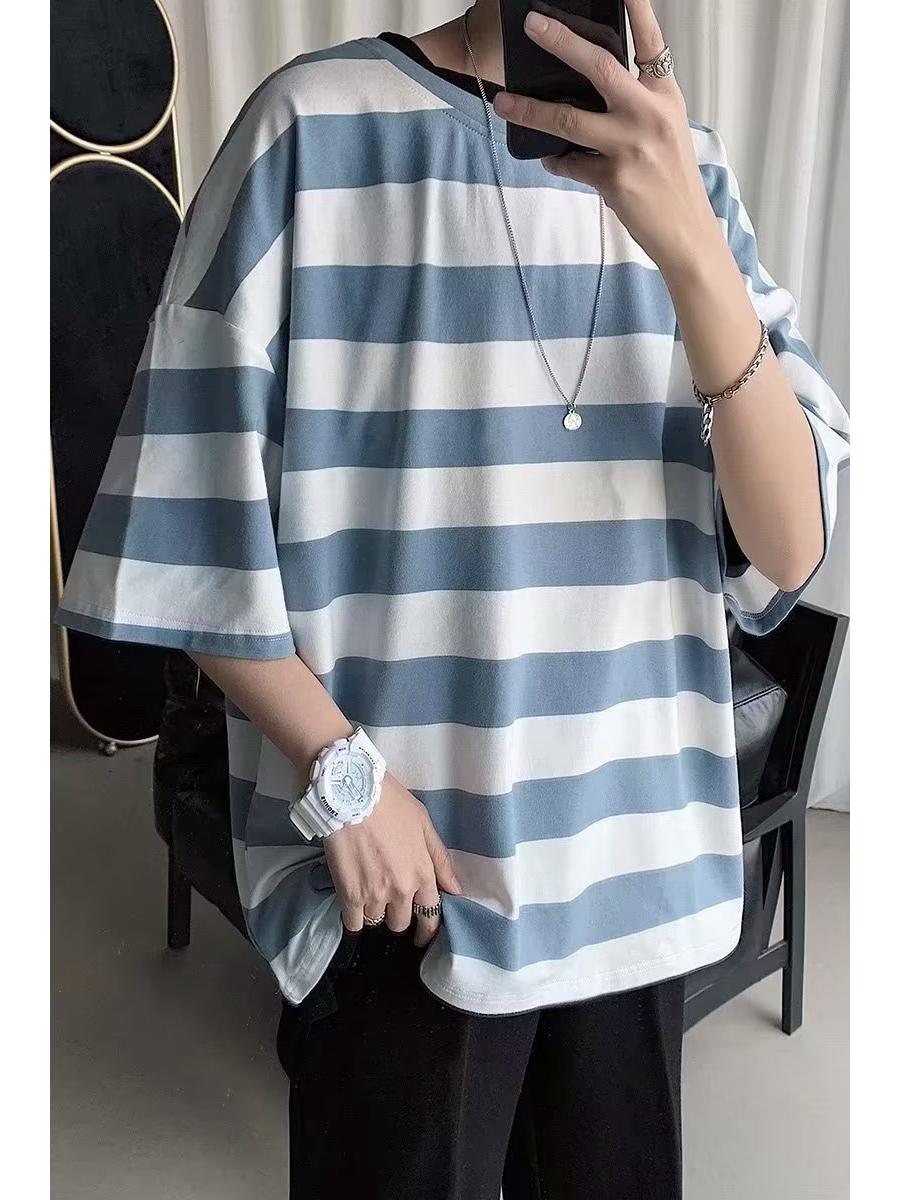 

Мужская летняя футболка свободного кроя в полоску в гонконгском стиле - корейский тренд XXXL светло-синий