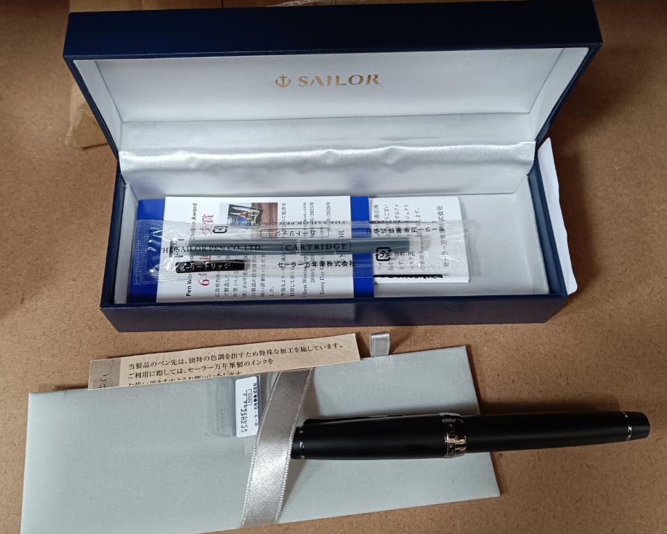 Plnicí pero Sailor Professional Gear Imperial Black s jemným hrotem 11-3028-220