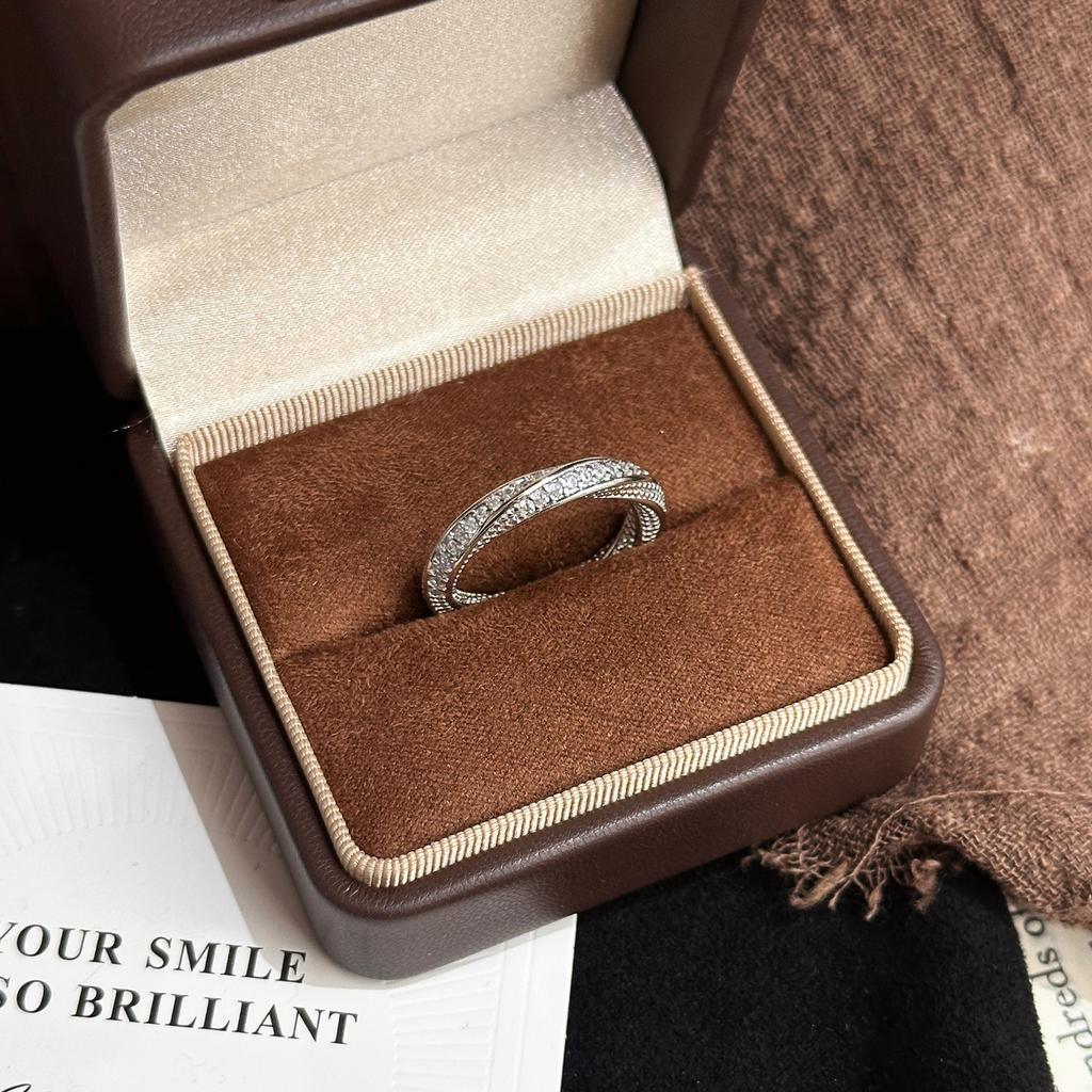 Court style retro point diamond kink Mobius ring commuter versatile exquisite design index finger ring