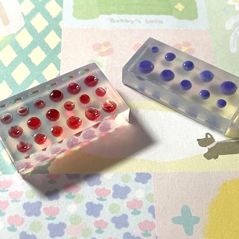 Fruchtförmige Form Praktische Erdbeer- und Kirsch-/Blaubeer-Leckereienform Tragbare Silikonform Schmuckherstellungswerkzeug