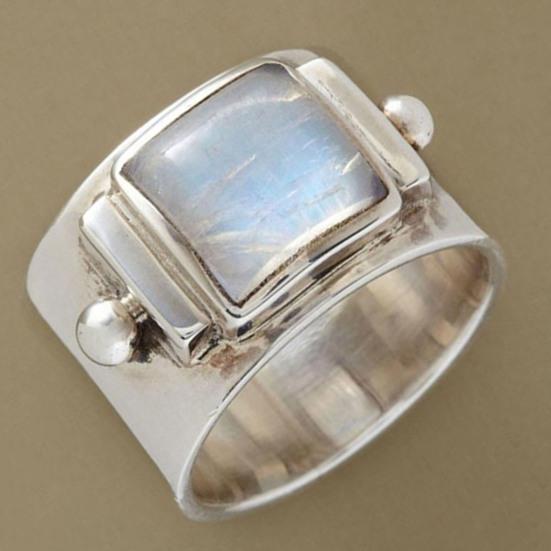 Romantic Exquisite Workmanship Women Ring Alloy Vintage Stone Decor Wedding Ring Jewelry Accessory