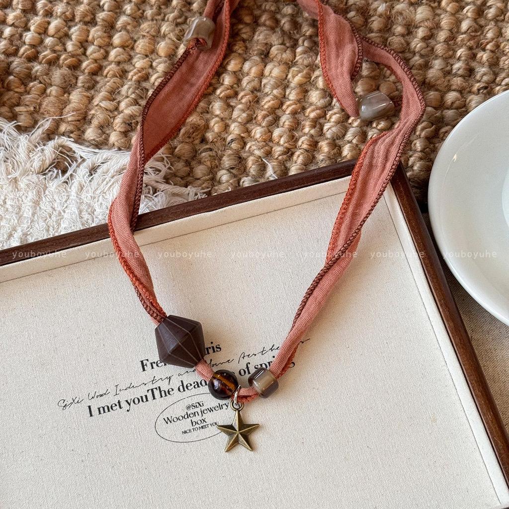 Früher Herbst Retro Merlotbrauner Seidenschal Halskette: Damen Zwei-Wege Pulloverkette Accessoire
