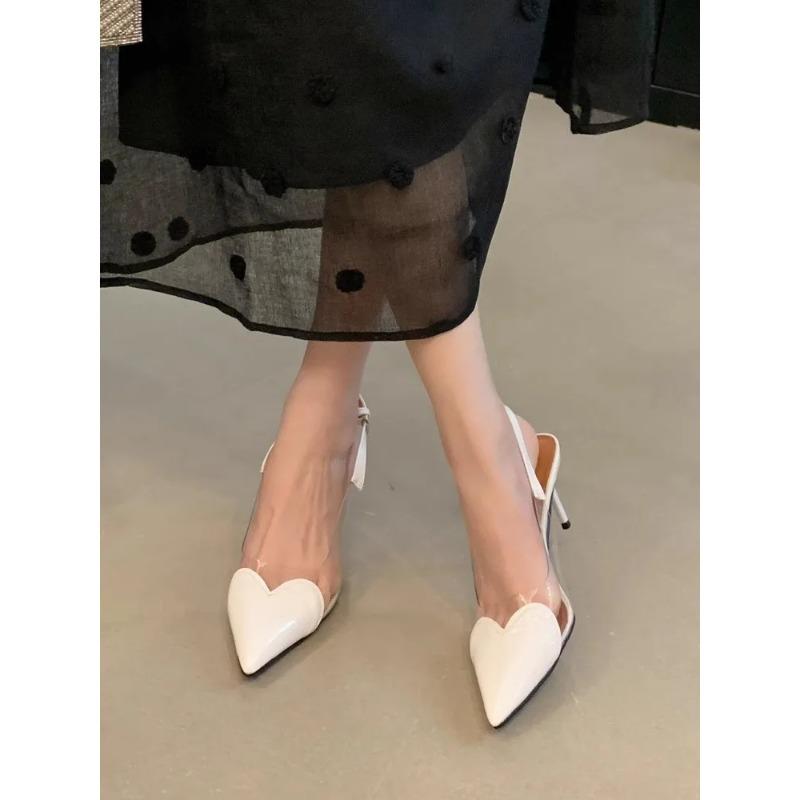 Sapatos de Salto Alto Pontiagudos com Plataforma Transparente e Aplicações em Forma de Coração para Noite