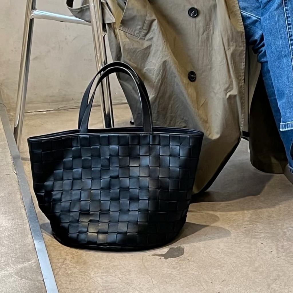 Hand-woven First Layer Sheepskin Niche Shoulder Bag Large Capacity Vegetable Basket Tote Bag Shopping Bag High-end Women's Bag