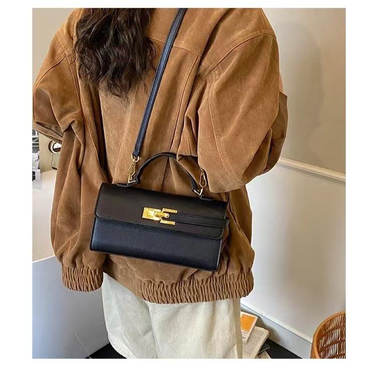 IELGY Ladies Messenger Bag Fashionable All-Match Solid Color Portable Small Square Bag
