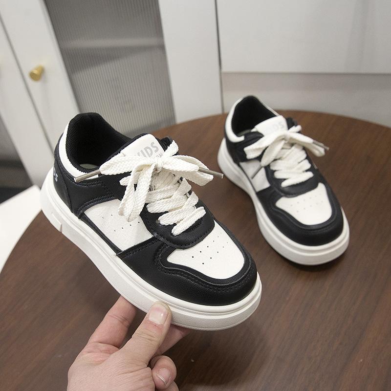 2025 New Children's Little White Shoes Girls' Students Comfortable Sports Board Shoes Boys' Versatile Lightweight Casual Shoes Tide