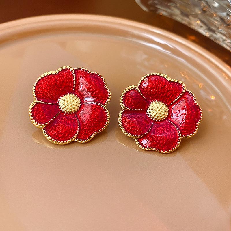 Vintage French-Style Silver Needle Earrings - Women's Elegant Studs with Retro Court Charm