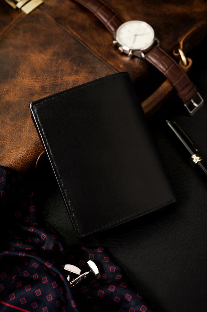 Men's leather wallet equipped with RFID system - Rovicky
