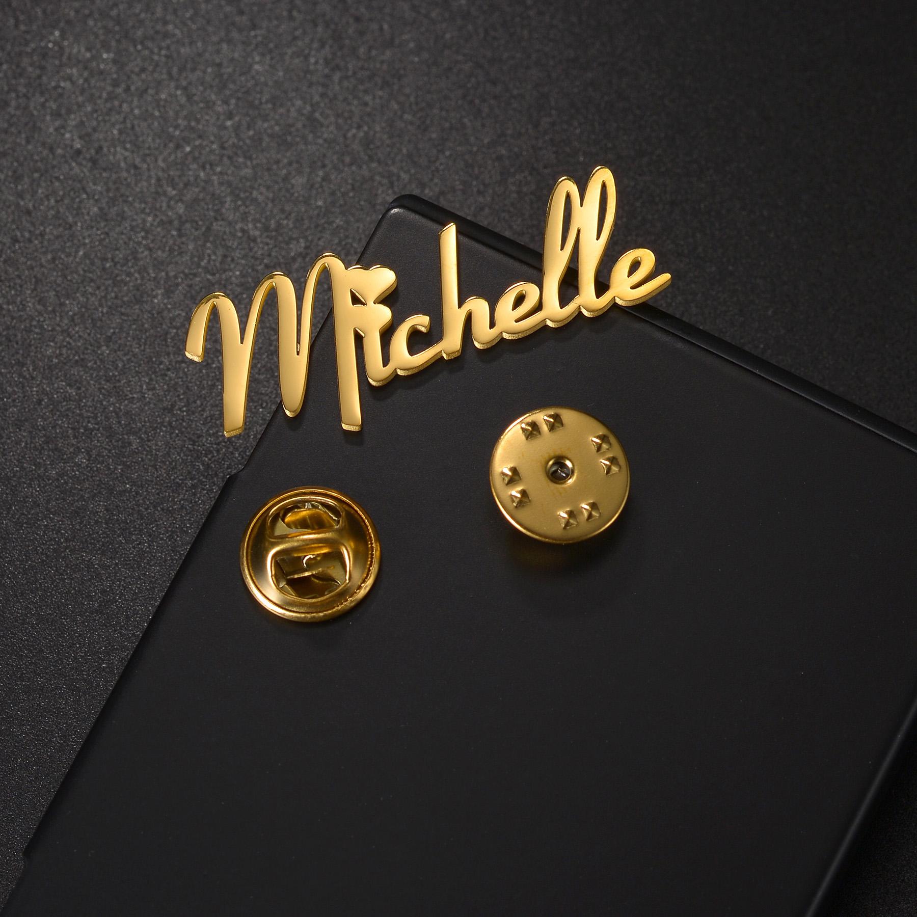 

Atoztide Personalized Custom Name Logo Brooch for Women Men Stainless Steel Butterfly Buckle Pin Fashion Wedding Jewelry Gift Silver color