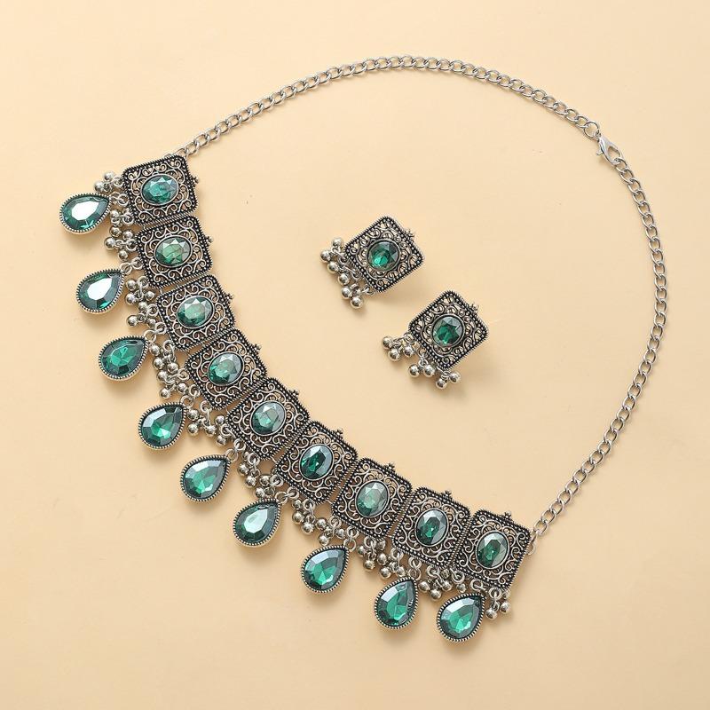 Quadratischer Tropfenförmiger Edelstein Halskette Ohrring Set High-End Retro Ethnischer Stil Diamantbesetzter Schmuck