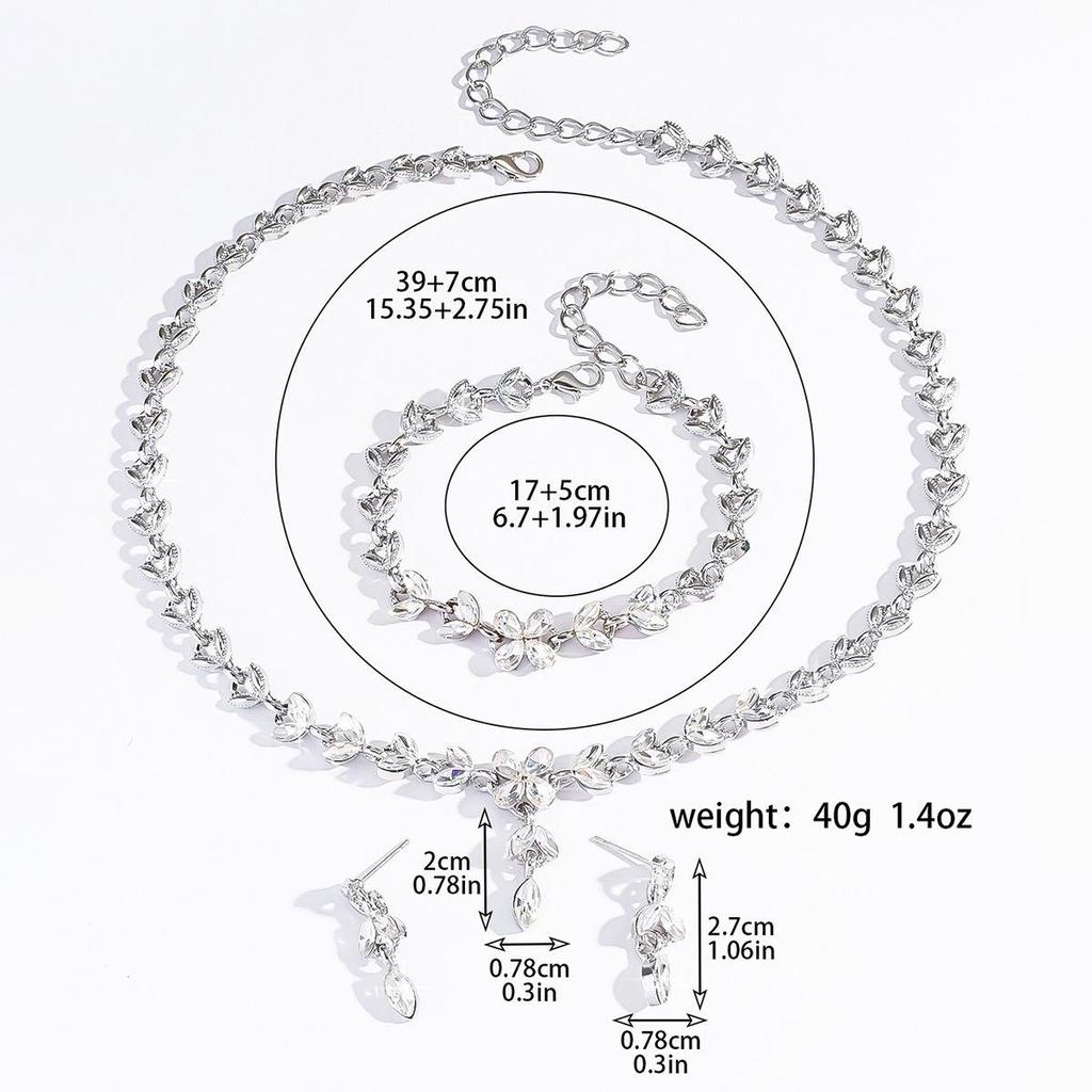 Elegant Clover Jewelry Set: Necklace, Earrings & Bracelet for Women’s Bridal or Evening Wear