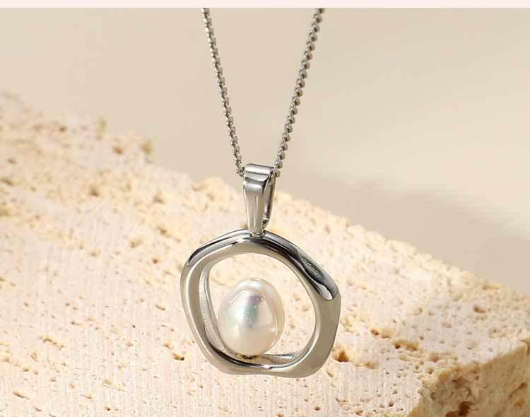 Fashionable Light Luxury Pearl Pendant Necklace with Irregular Circle Design and Durable Colorfast Titanium Steel Chain