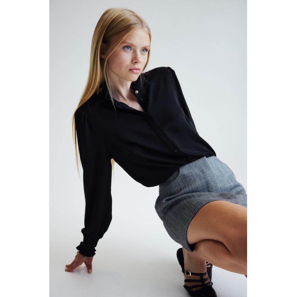 

Блузка HM с оборками, черная