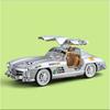 Maßstab 1/24 BENZ 300SL Spielzeugautos Legierung Diecast Modell 4 Türen zum Öffnen Vorderradlenkung Sound Licht Fahrzeuge für Kindergeschenk