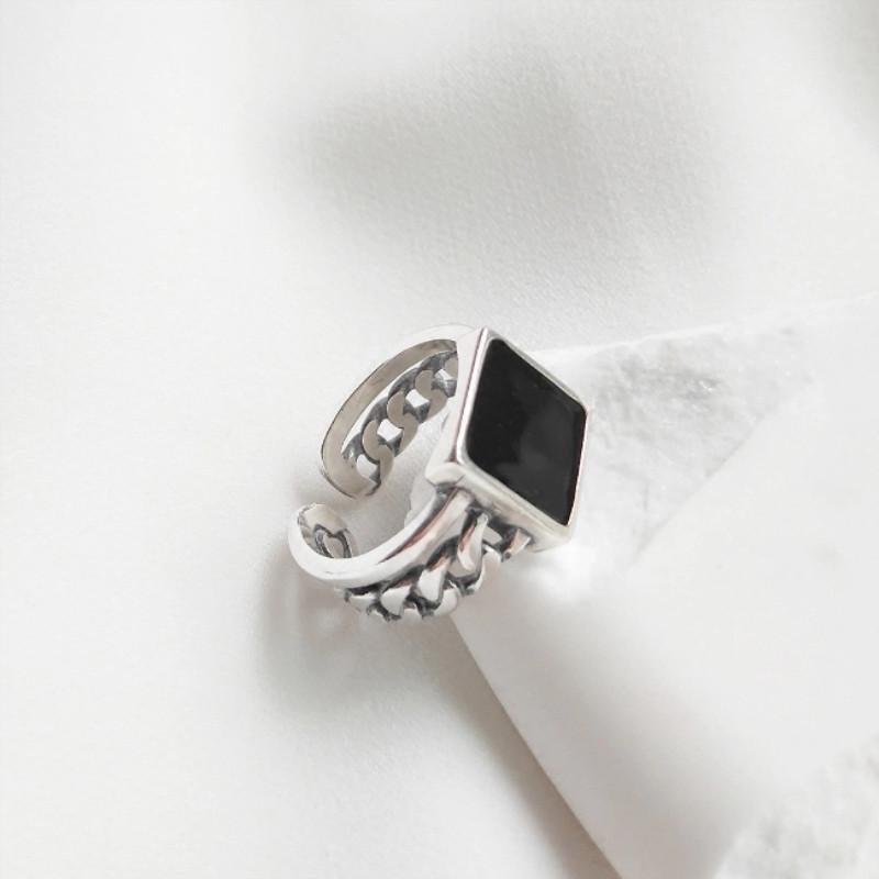 Korean Retro Black Square Index Finger Ring - Trendy European & American Style for Women