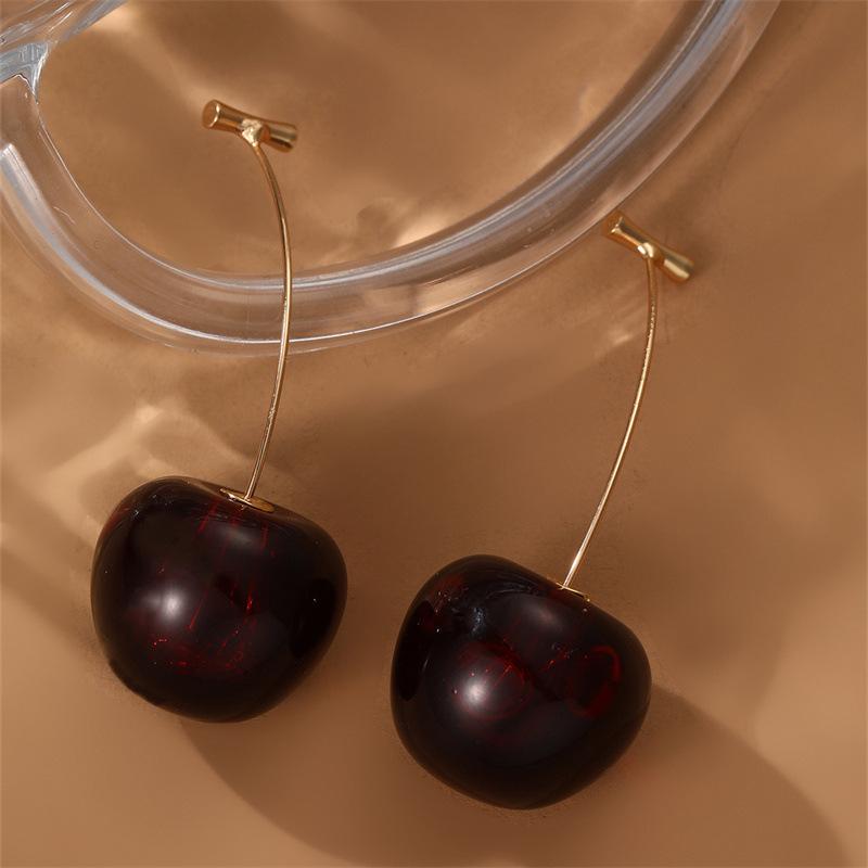 

Серьги из смолы вишнево-красного цвета, длинные серьги-капли с элегантным шармом