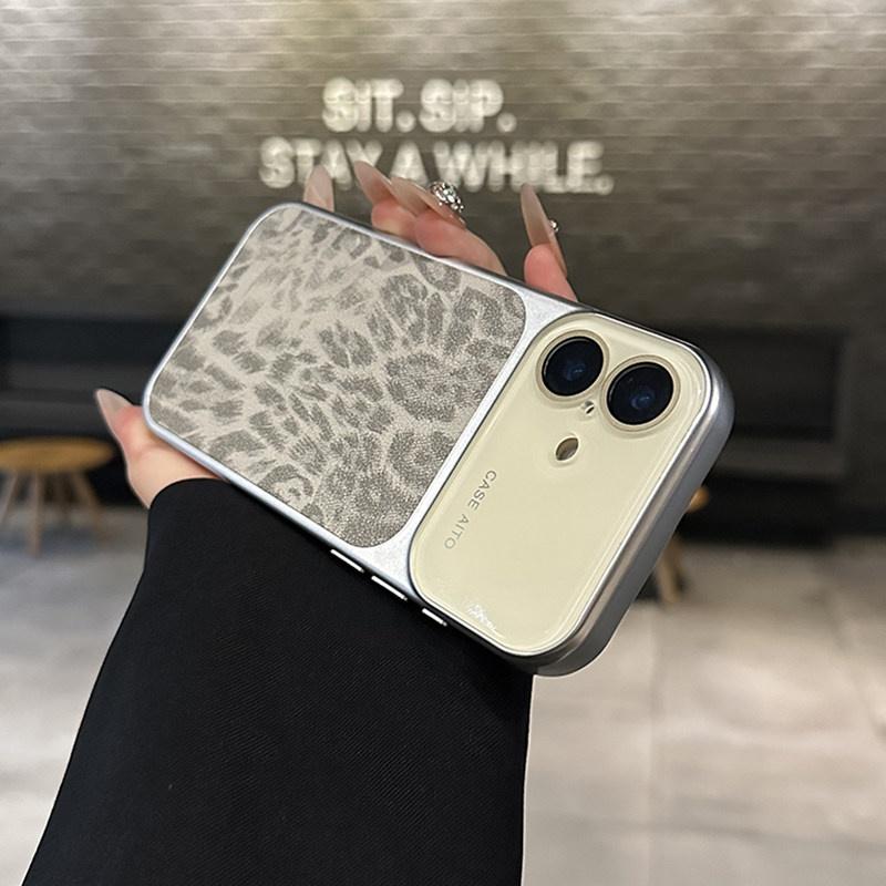 

Luxury Retro Leopard Pattern Case For iPhone 17 16 15 14 Pro Max 13 Shockproof Large Window Camera Glass Matte Plating Cover iPhone 15 серый