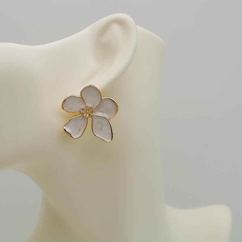 Cream Enamel Metal Flower Post Earrings For Women Fashion Zircon New Classic Timeless Party Accessories Wholesale Gifts 2023604