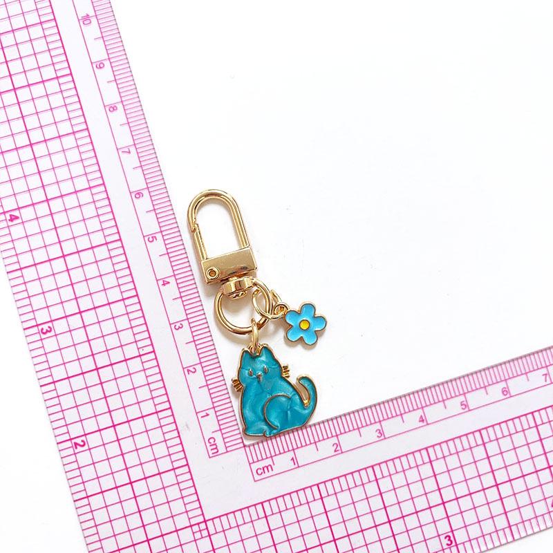 Cartoon Kitten Keychain Pendant with Pearl Shell & Mini Flower Zipper Pull Ornament