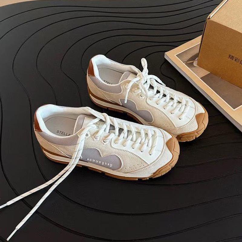 Women's German Training Shoes - 2025 Style: Breathable, Thick Sole, Little Flower Loafers, Versatile Casual Sports Shoes, Inspired by Forrest Gump.