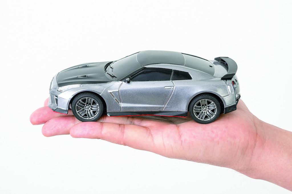 Joesen Light Drive Scale rádiem řízený Nissan 1/32 GT-R JRVC122-GM