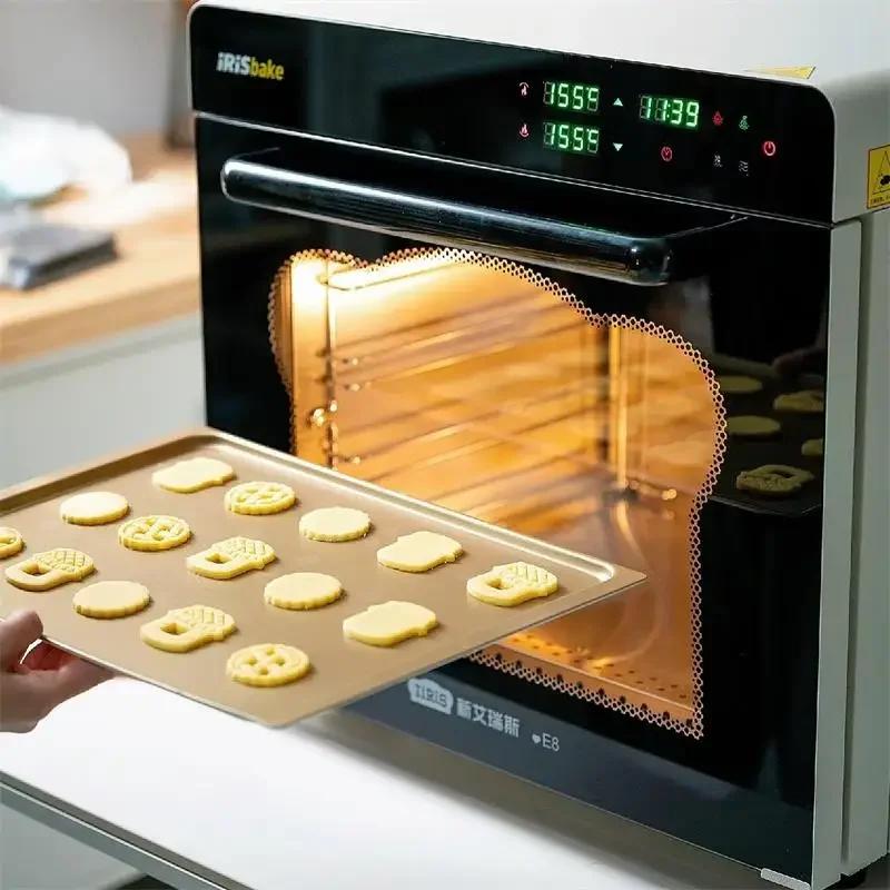 Obálka s láskou, vykrajovátka na sušenky ve tvaru srdce, razítka, vzor květinových okvětních lístků, reliéfní forma na sušenky, fondán, nástroj na pečení a zdobení.