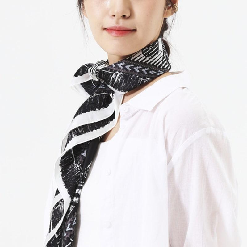 ONSZ Iluzorní gobelínový hedvábný šátek