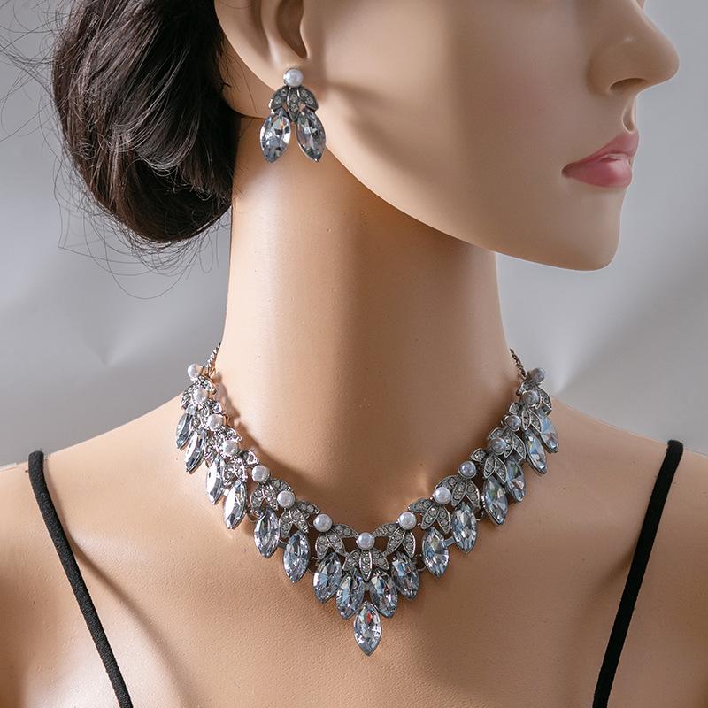 Strass-Halskette und Ohrringe für Frauen, geometrischer Wassertropfen-Anhänger, Hochzeit, Brautschmuck-Set