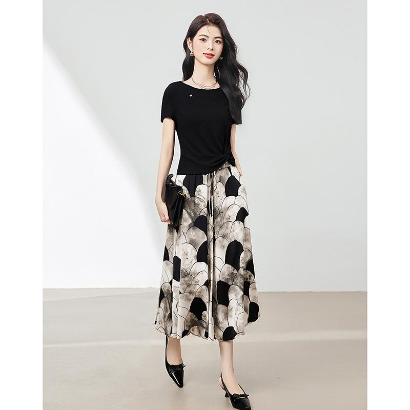 Light Luxury Temperament Set, Fashionable and Western-style Short Sleeved Printed Skirt and Pants Two-piece Set